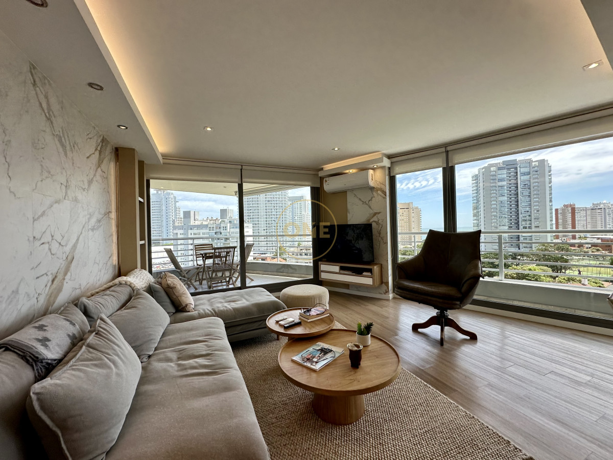 Apartamento ID.1989 - Apartamento esquinero en venta 2 dormitorios Punta del Este Alexander Boulevard