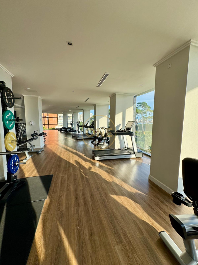Apartamento ID.1636 - Venta apartamento 4 dormitorios Playa Mansa Punta del Este frente al mar