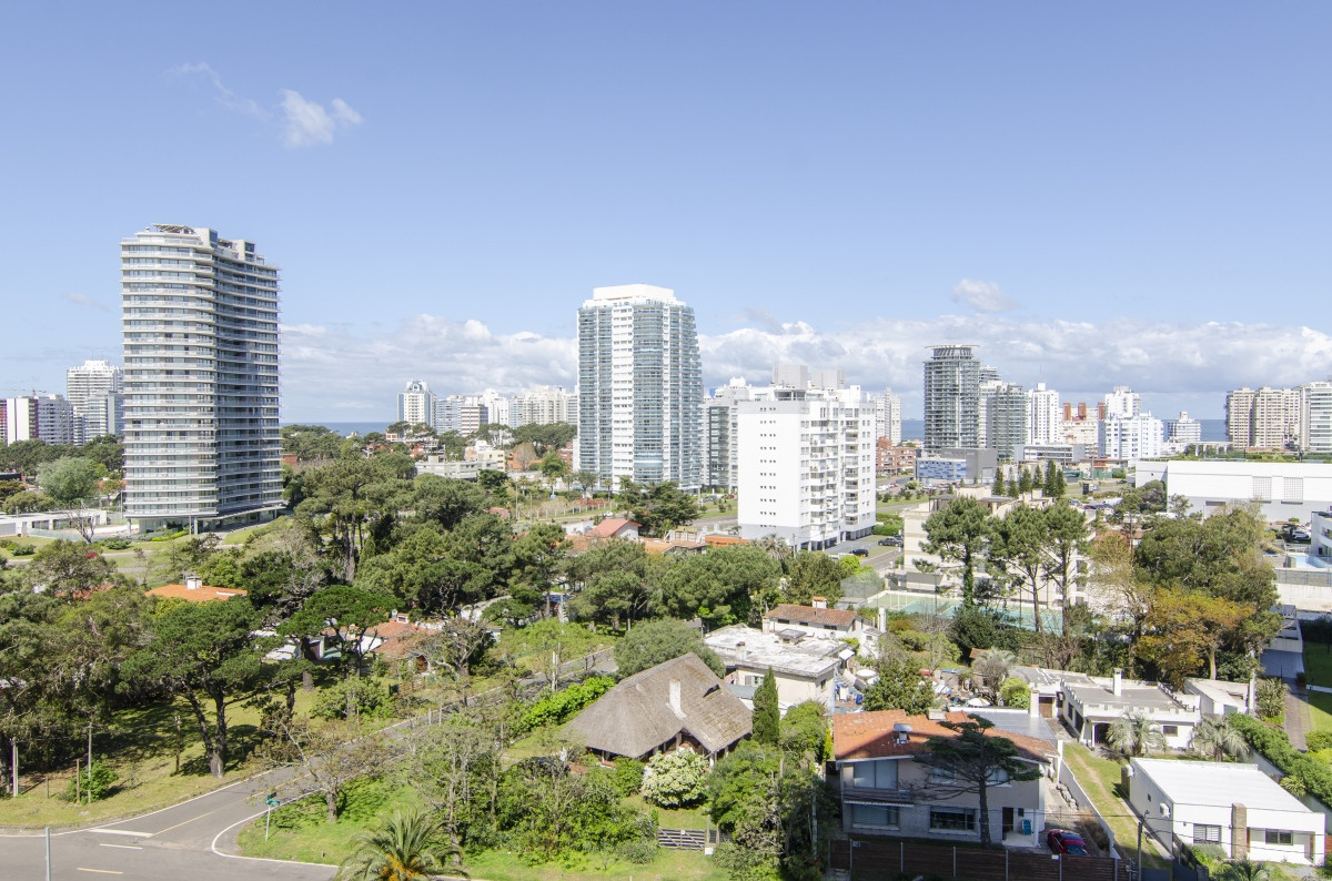 Apartamento en venta dos dormitorios edificio Miami Boulevard I con parrillero