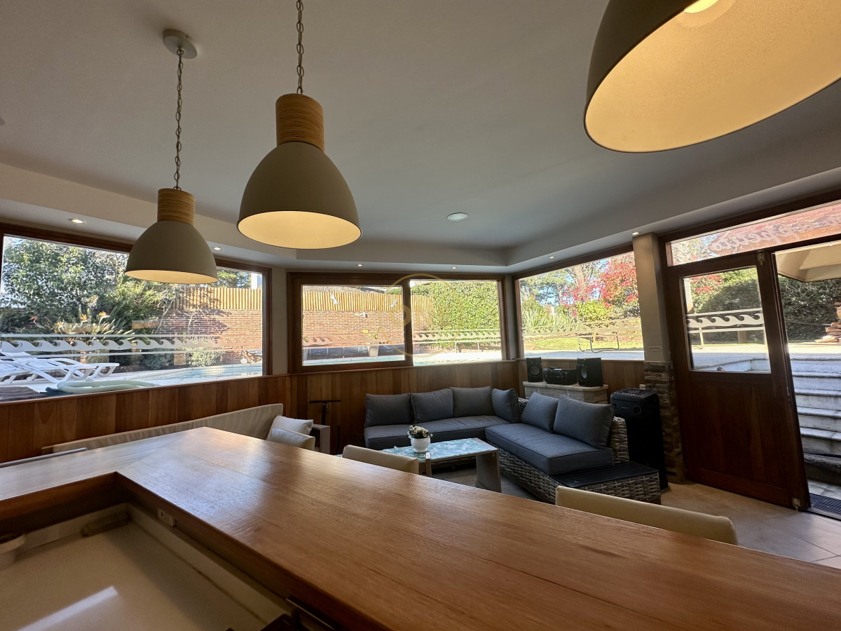 Casa ID.1972 - Casa en venta en Lugano Punta del Este 5 Dormitorios 