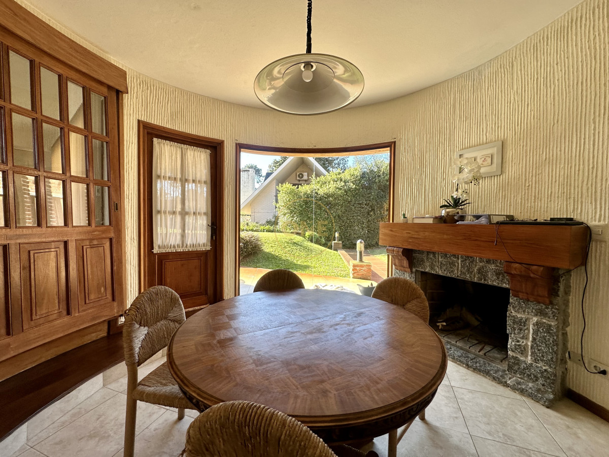 Casa ID.1972 - Casa en venta en Lugano Punta del Este 5 Dormitorios 