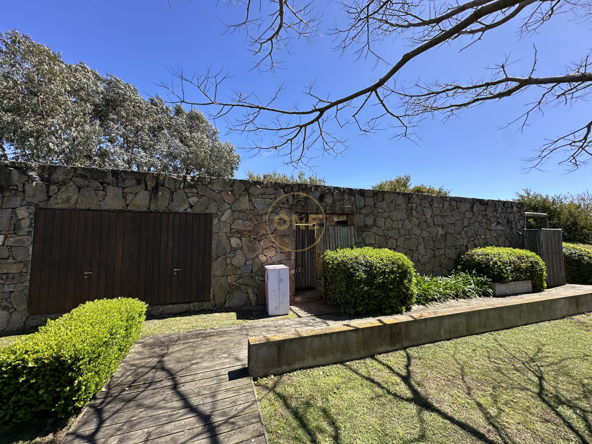 Casa ID.1950 - Casa en Alquiler por temporada de 5 Dormitorios Pueblo Mio Manantiales 
