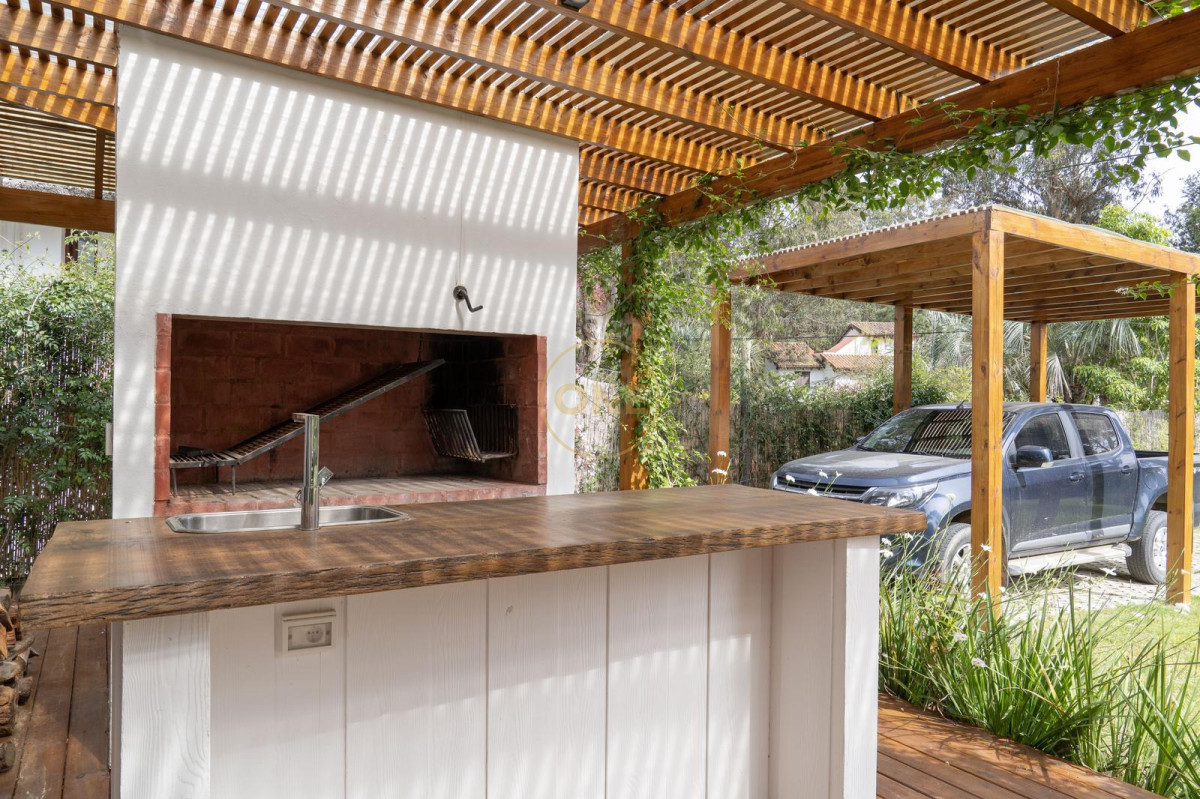 Casa ID.2184 - Diseño moderno y eficiente, mucha luz natural, ubicación exclusiva