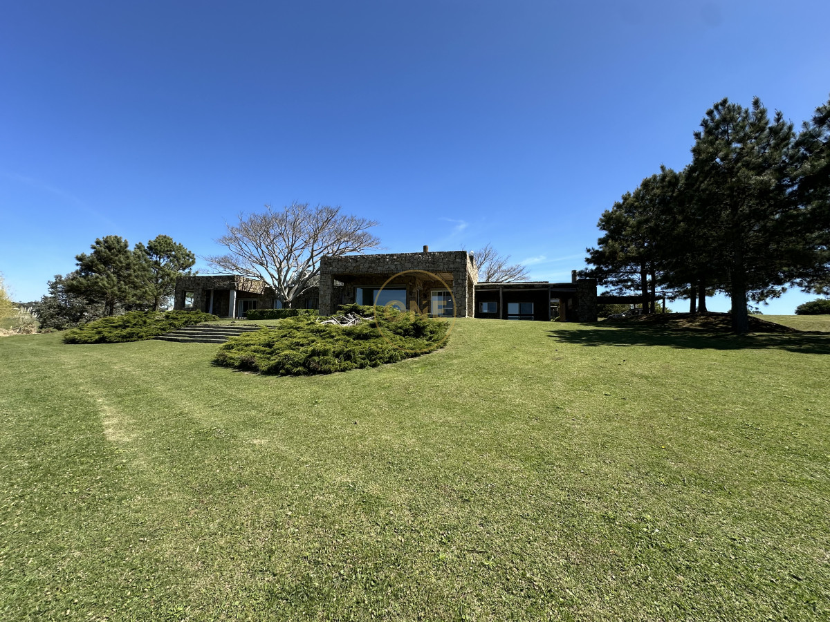 Casa ID.1950 - Casa en Alquiler por temporada de 5 Dormitorios Pueblo Mio Manantiales 