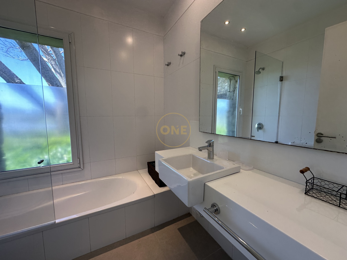 Casa ID.1950 - Casa en Alquiler por temporada de 5 Dormitorios Pueblo Mio Manantiales 