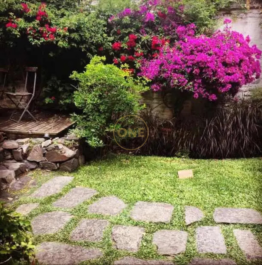 Casa ID.2237 - Rancho Portugués Del Año 1720 Sobre La Calle De Los Suspiros