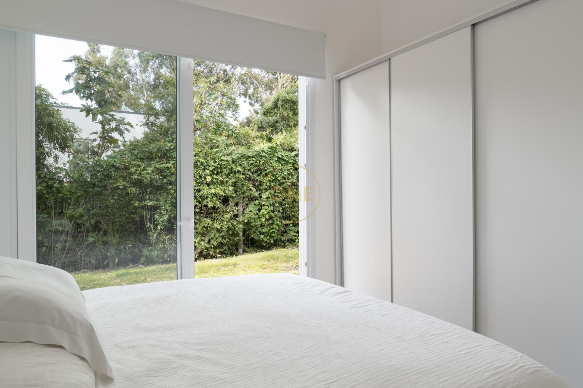 Casa ID.2184 - Diseño moderno y eficiente, mucha luz natural, ubicación exclusiva