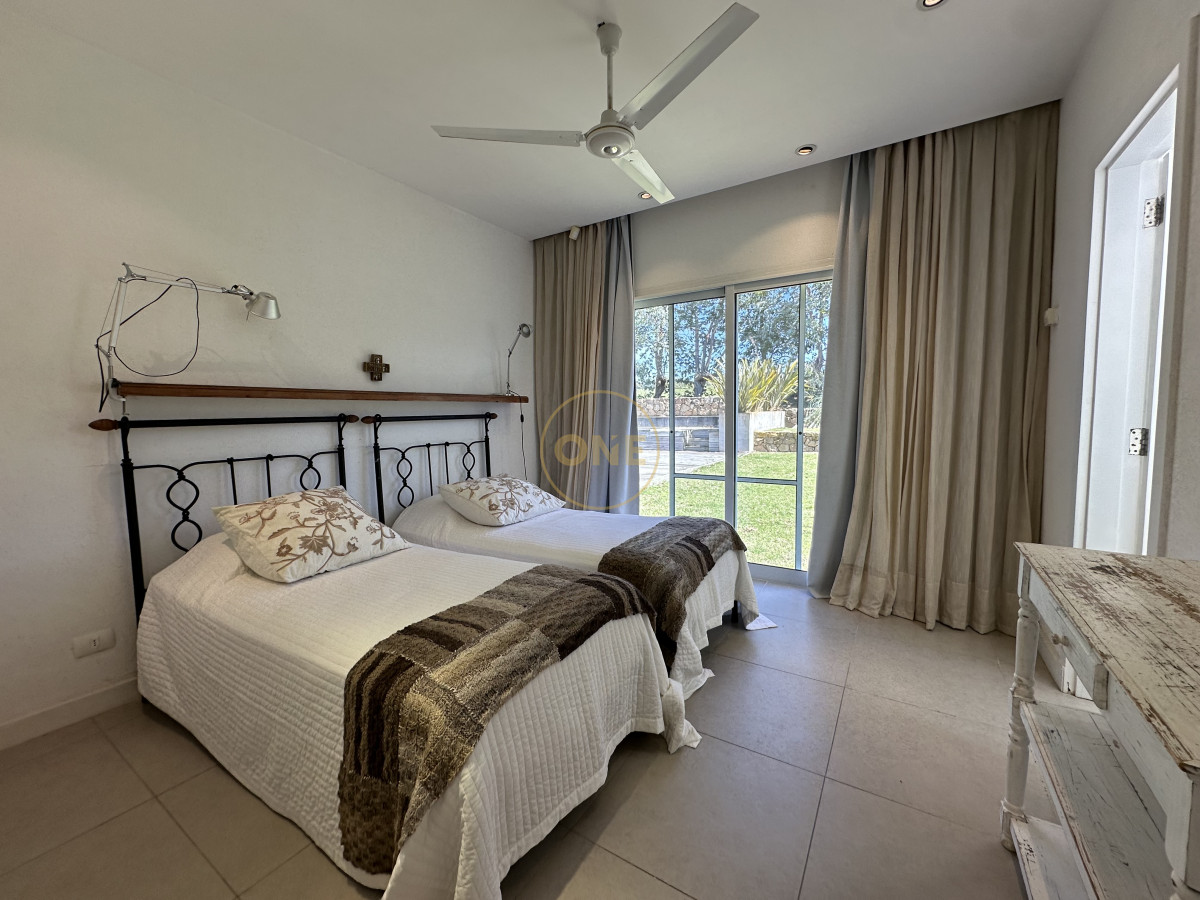 Casa ID.1950 - Casa en Alquiler por temporada de 5 Dormitorios Pueblo Mio Manantiales 