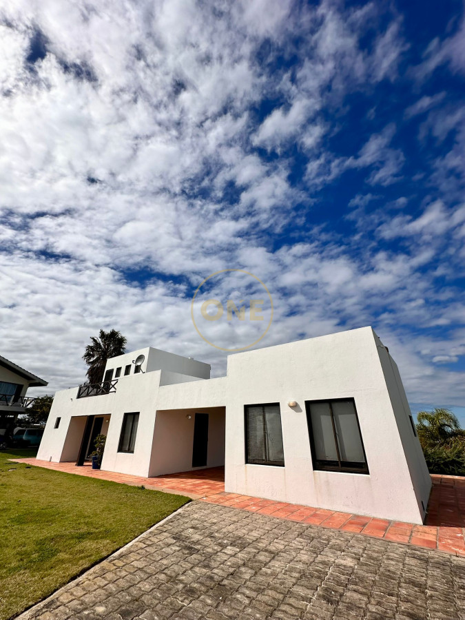 Casa ID.1920 - EXELENTE PROPIEDAD EN BARRA DE PORTEZUELO