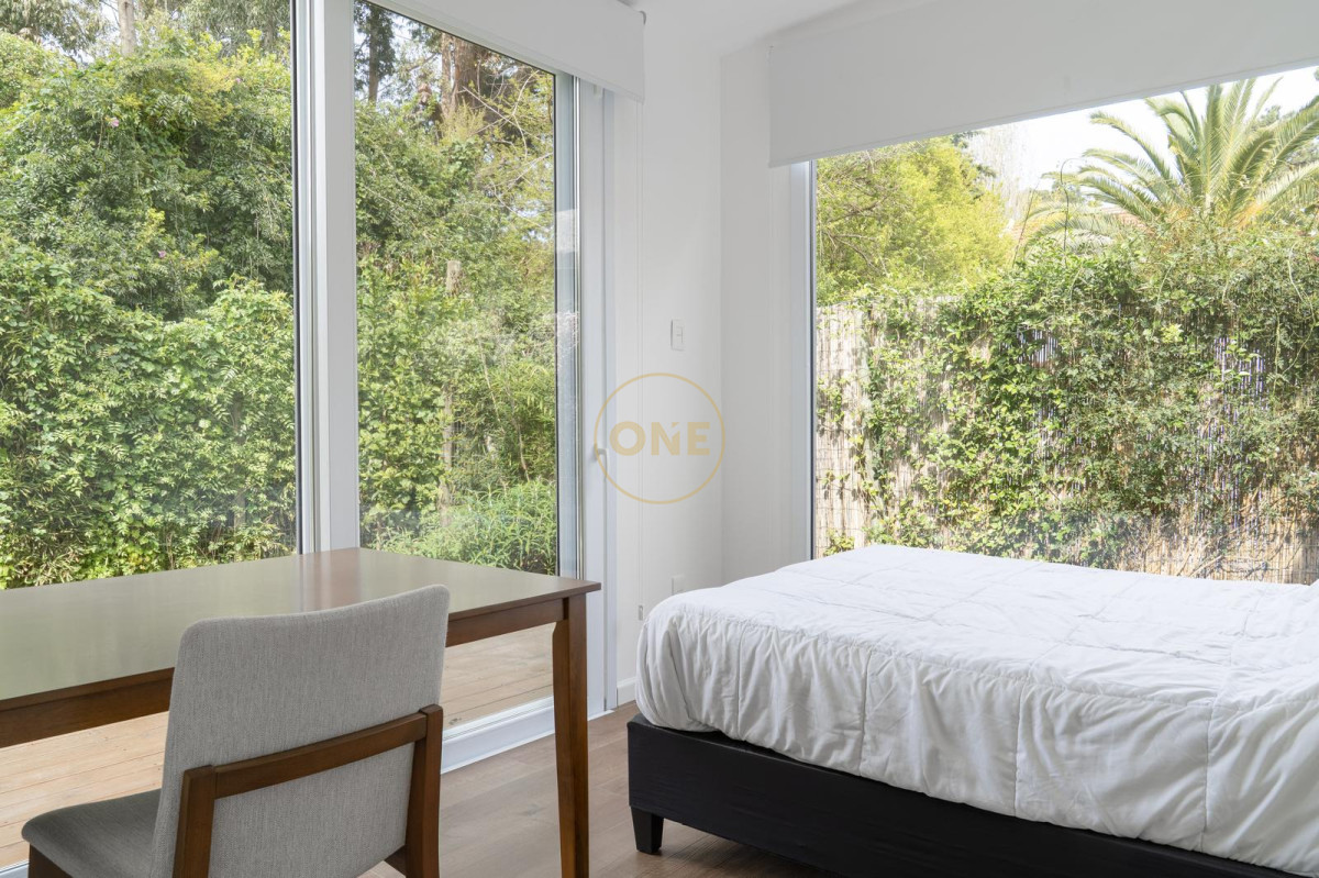 Casa ID.2184 - Diseño moderno y eficiente, mucha luz natural, ubicación exclusiva