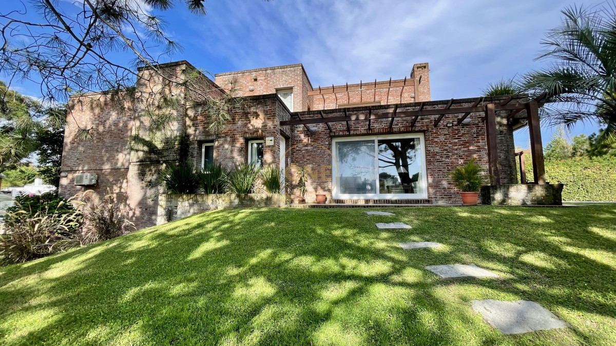 casa en venta en punta ballena tío tom a pasos del mar - rog1648c