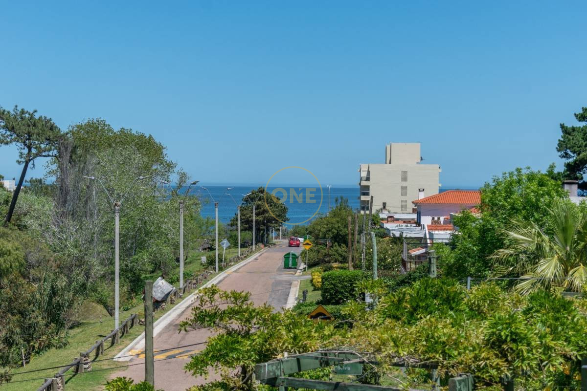 Casa ID.1695 - Venta Casa en playa Mansa Punta del Este Vista al Mar