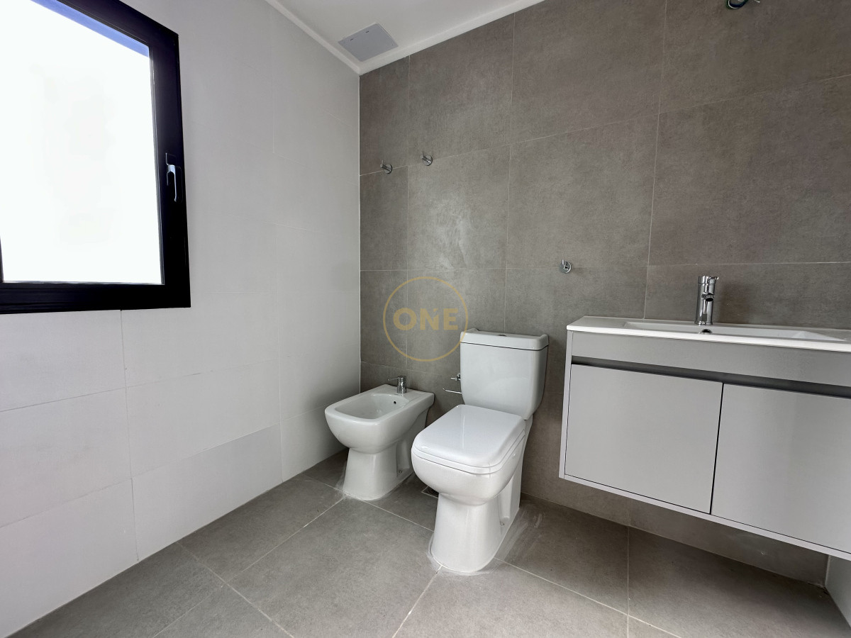 Casa ID.1710 - Casa en venta en playa Mansa Punta del Este 