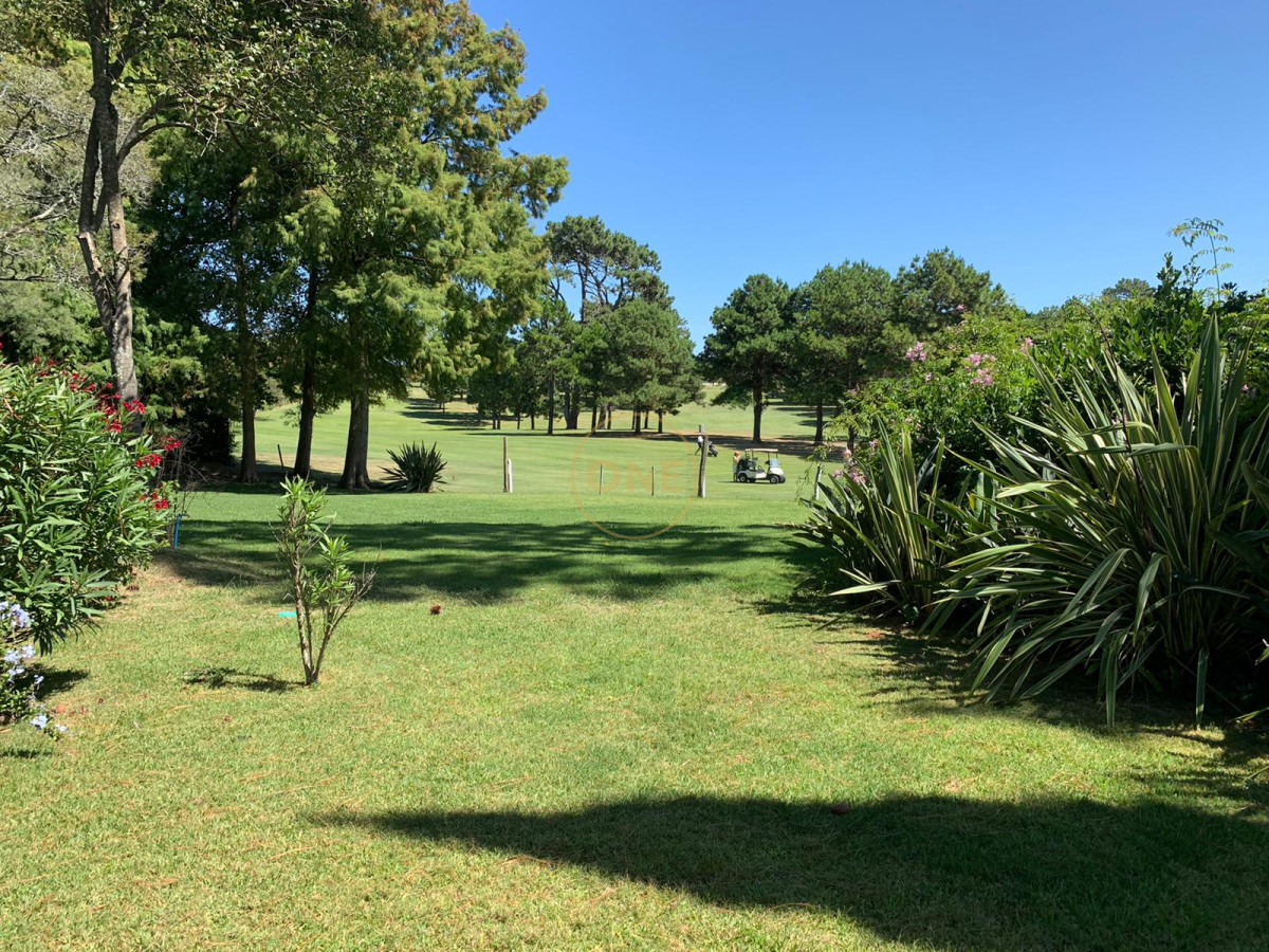 Casa ID.171 - Venta de Casa 5 DORMITORIOS con vista a cancha de Golf , Punta del este