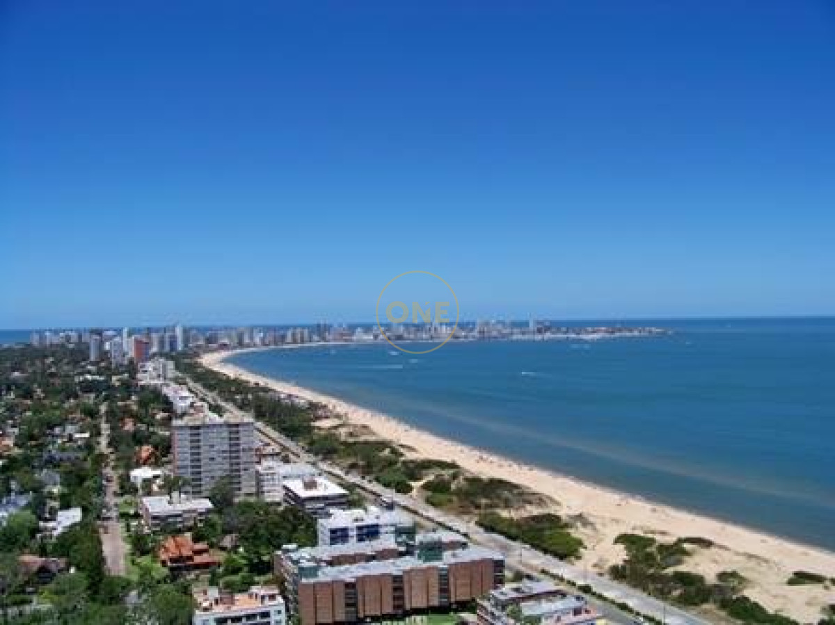 Casa ID.1695 - Venta Casa en playa Mansa Punta del Este Vista al Mar