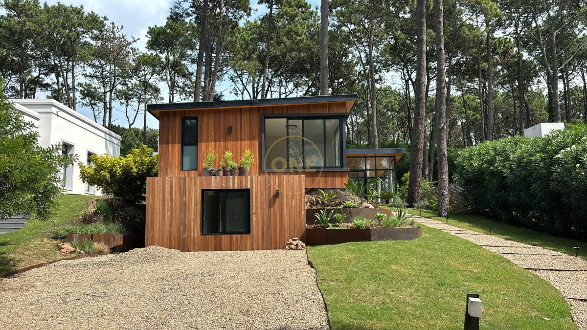 Casa ID.1576 - venta Casa a estrenar de 4 dormitorios en Rincón del Indio Punta del Este