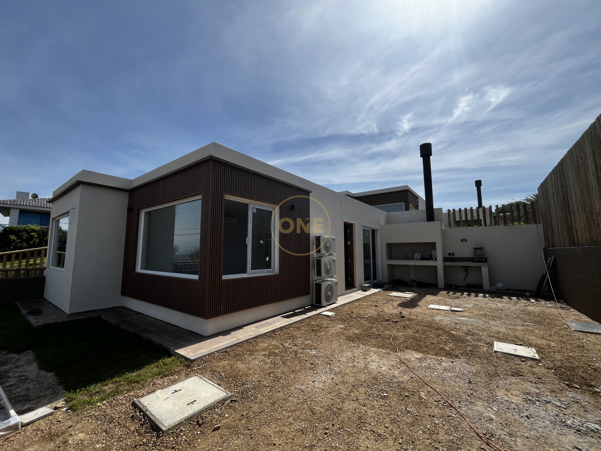 Casa ID.1931 - Venta Casa 2 dormitorios - Con vista al mar.