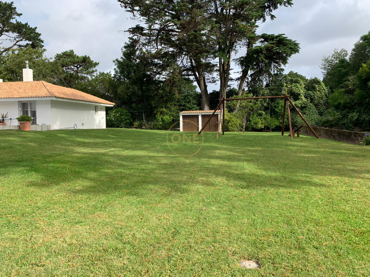 Casa ID.171 - Venta de Casa 5 DORMITORIOS con vista a cancha de Golf , Punta del este