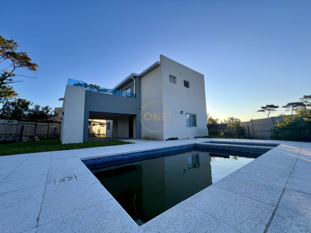 Casa ID.1940 - Casa En Venta En Punta Ballena Tío Tom A metros Del Mar