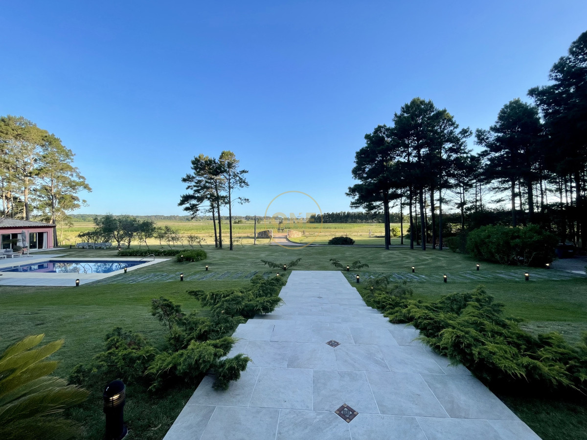 Casa ID.1656 - Chacra en venta minutos de playa Mansa Punta del Este 