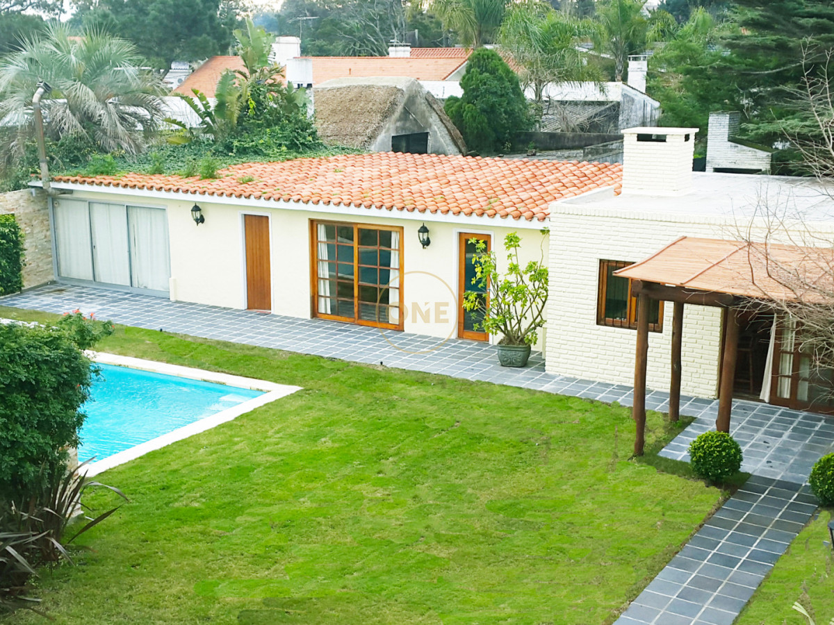 Casa ID.2257 - Gran casa en playa mansa
