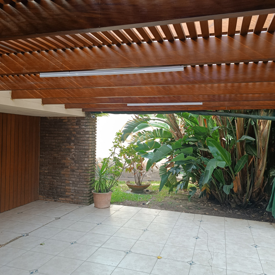 Casa ID.1588 - Casa en Venta en barrio Country de Piriápolis 