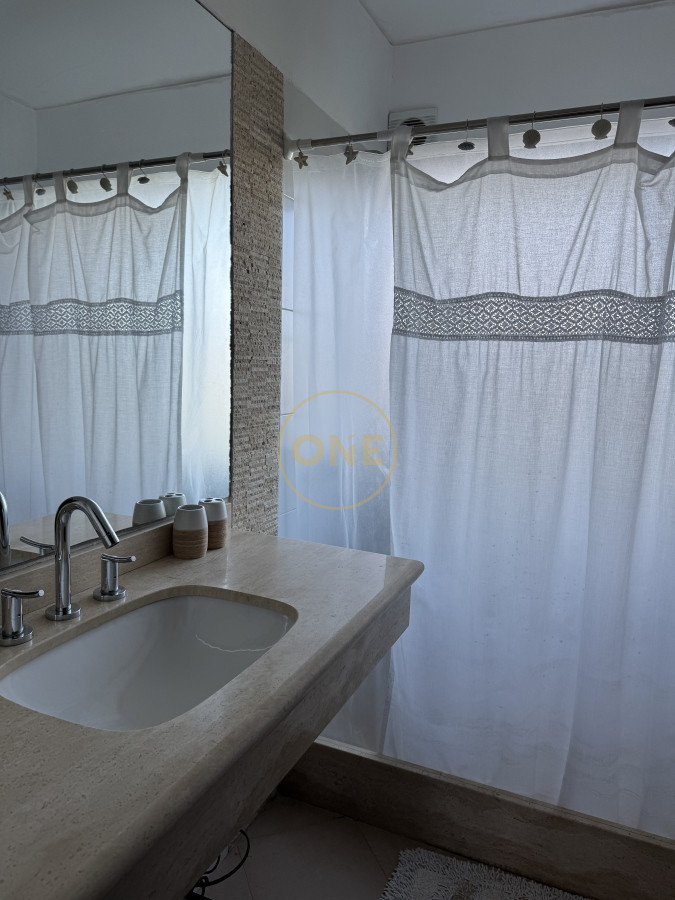 Casa ID.1745 - VENTA CASA 4 DORMITORIOS PUNTA BALLENA 