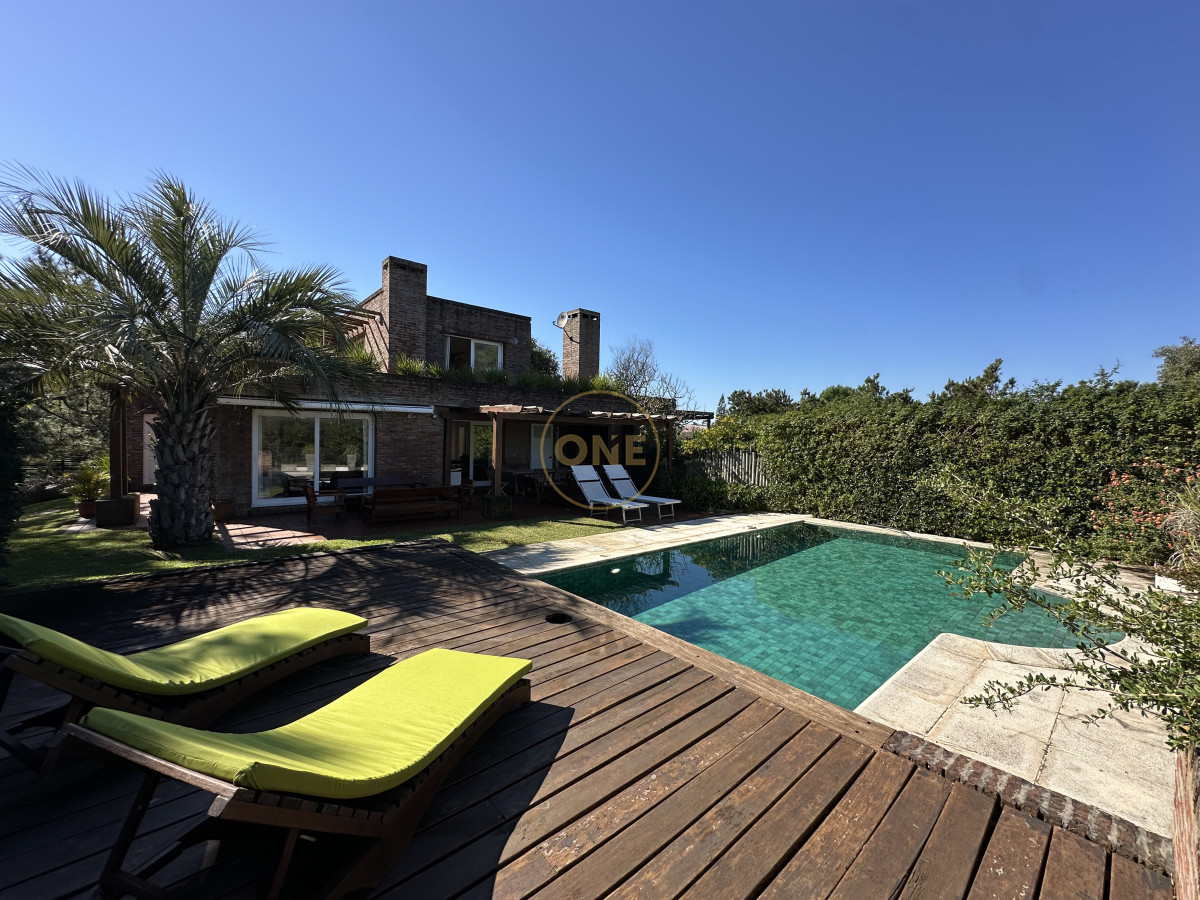 Casa ID.1648 - Casa en venta en Punta Ballena Tío Tom a pasos del Mar