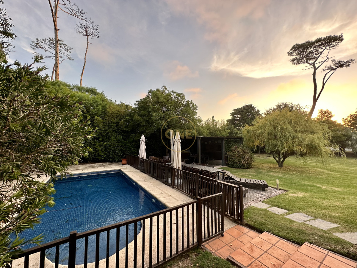 Casa ID.1657 - Casa en venta en Pinares Punta del Este 