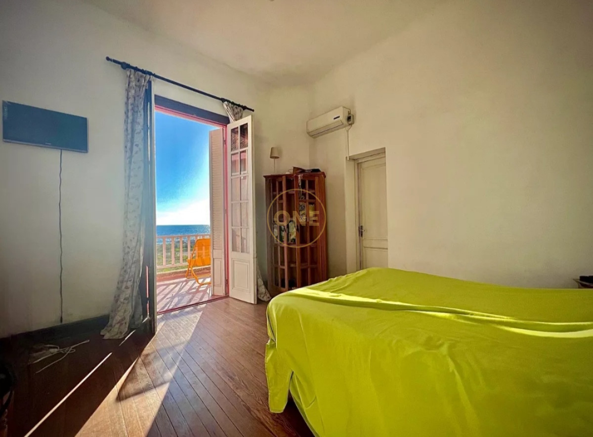 Casa ID.1413 - venta casa estilo Castillo Playa Verde  Piriápolis frente al mar 