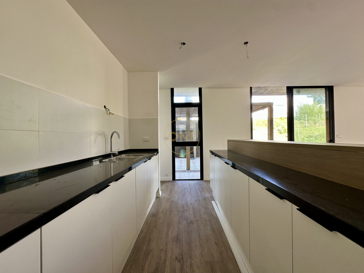 Casa ID.1710 - Casa en venta en playa Mansa Punta del Este 
