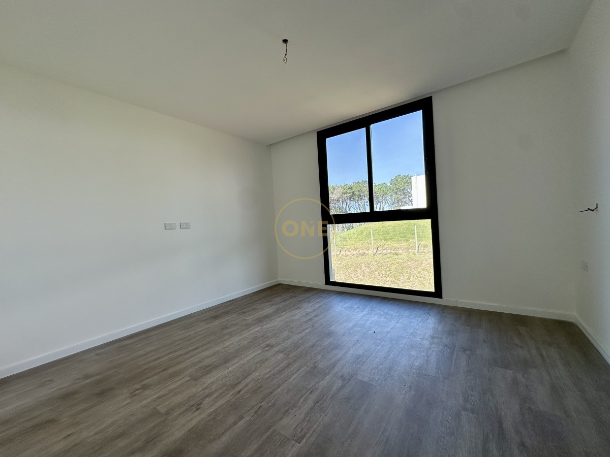 Casa ID.1710 - Casa en venta en playa Mansa Punta del Este 