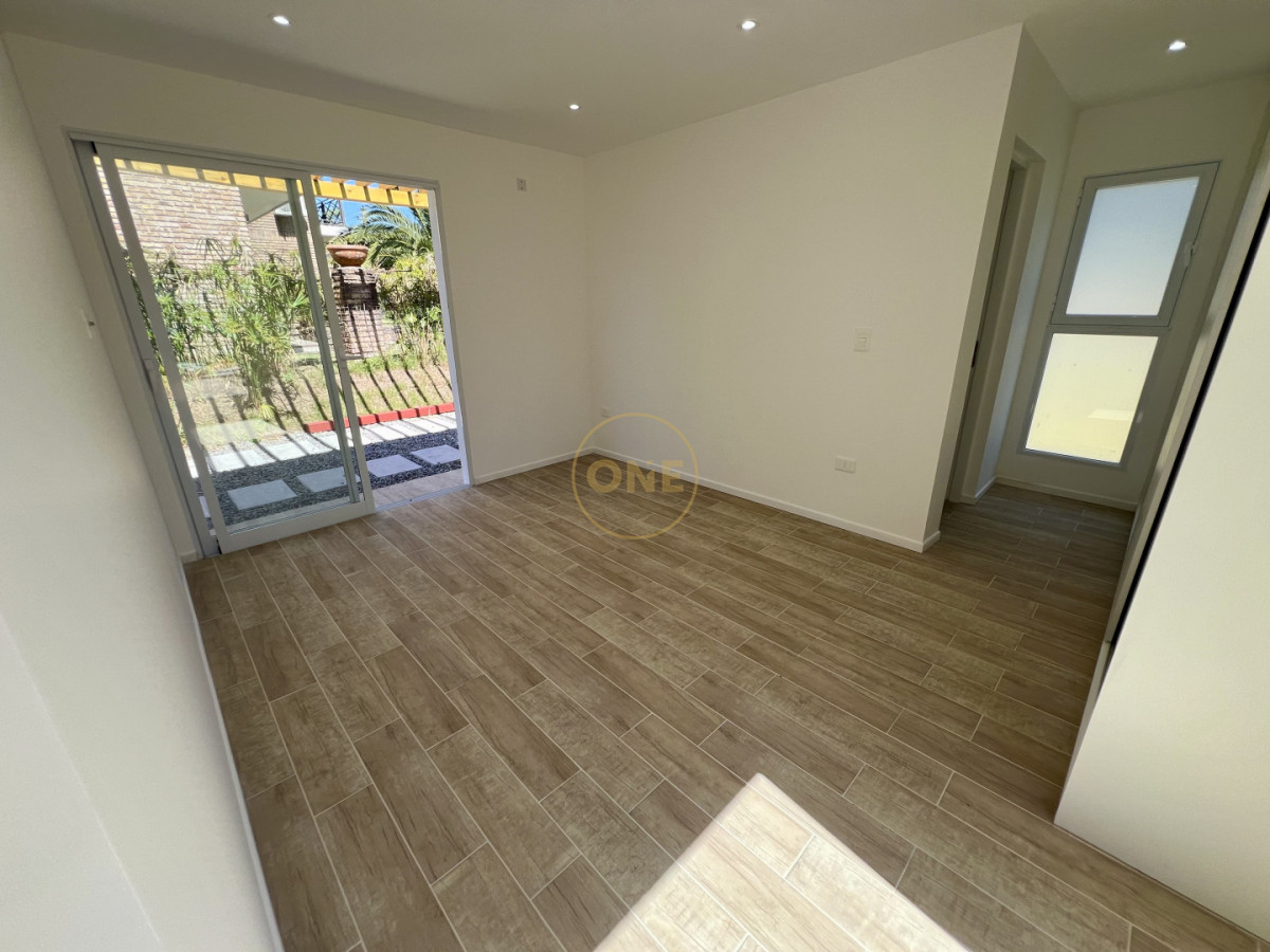 Casa ID.2078 - Excelente casa Tipo Ph 3 Dormitorios Zona Colegios, Marly Punta del Este en venta