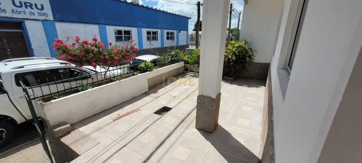 Casa ID.883 - Casa ph en venta Maldonado centro con renta 