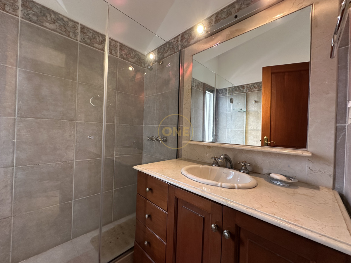 Casa ID.1696 - Casa en venta playa Mansa 7 dormitorios Punta del Este 