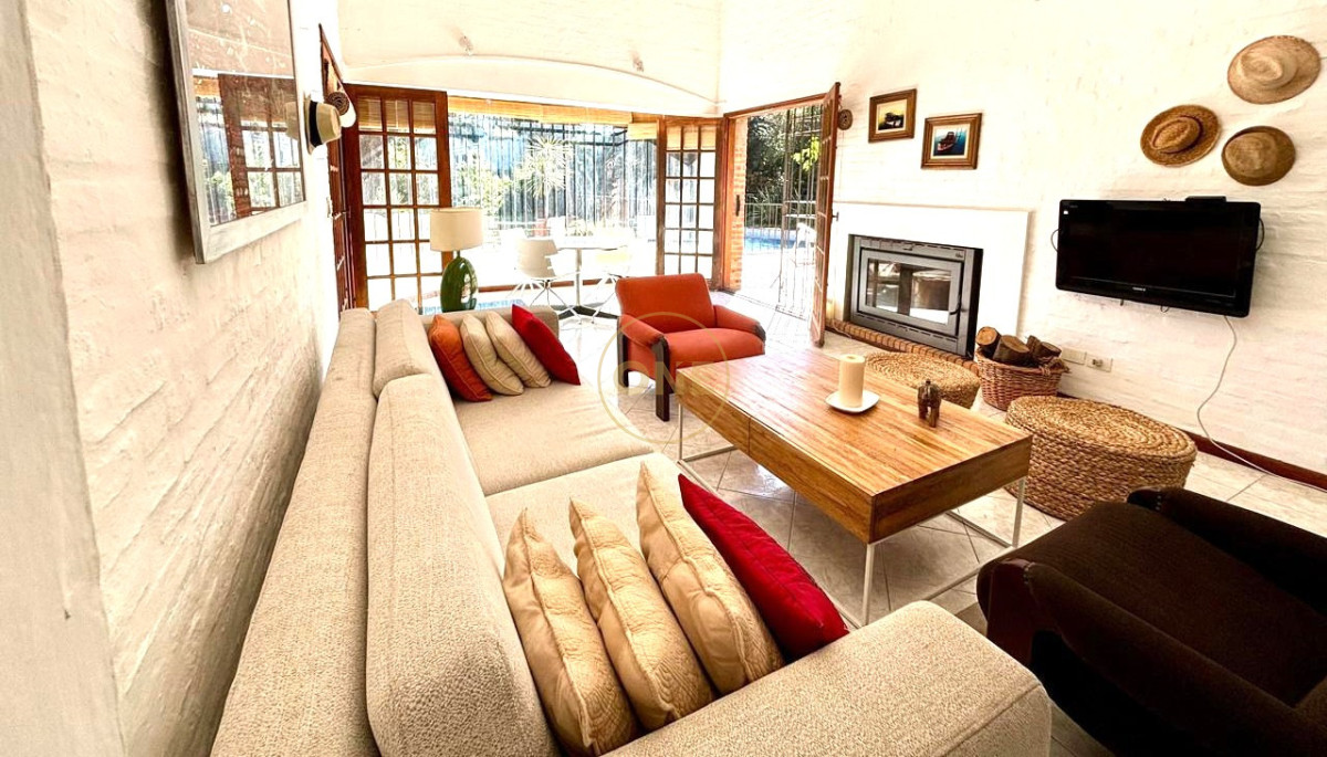 Casa ID.2034 - Tu refugio de verano en Cantegril: naturaleza, paz y comodidad