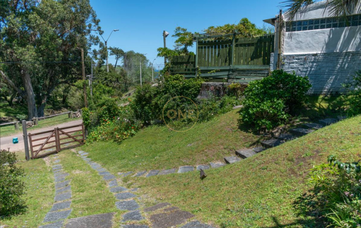 Casa ID.1695 - Venta Casa en playa Mansa Punta del Este Vista al Mar