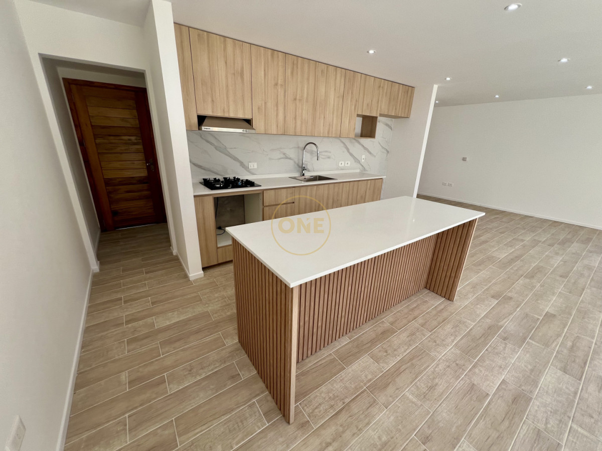 Casa ID.2078 - Excelente casa Tipo Ph 3 Dormitorios Zona Colegios, Marly Punta del Este en venta