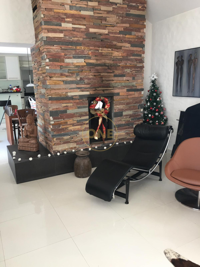 Casa ID.171 - Venta de Casa 5 DORMITORIOS con vista a cancha de Golf , Punta del este