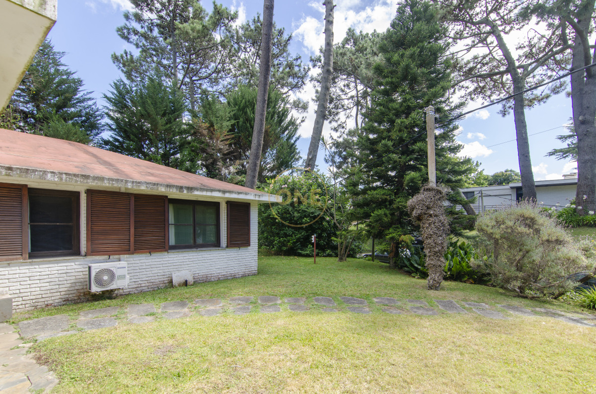 Casa ID.1 - Casa en venta playa mansa 3 dormitorios ideal para vivir todo el año 