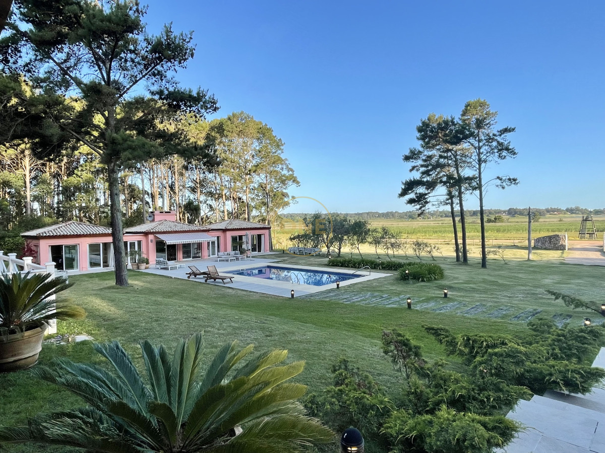 Casa ID.1656 - Chacra en venta minutos de playa Mansa Punta del Este 