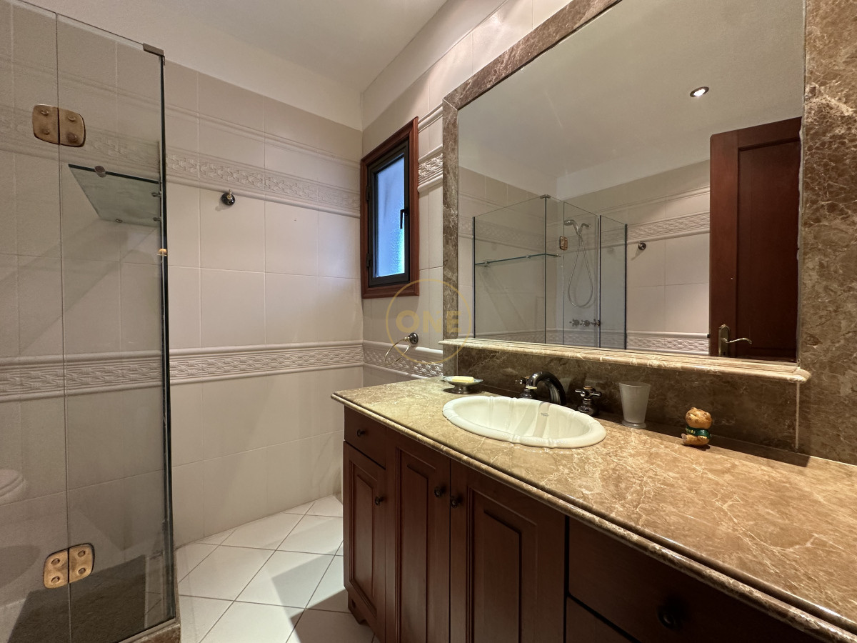 Casa ID.1696 - Casa en venta playa Mansa 7 dormitorios Punta del Este 