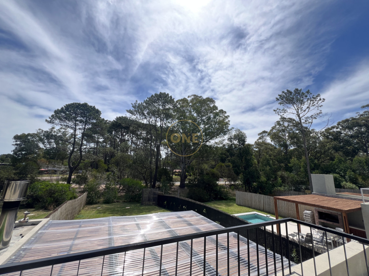 Casa ID.2031 - Sofisticada casa PH de 4 dormitorios en suite Solanas Country Punta Ballena en venta