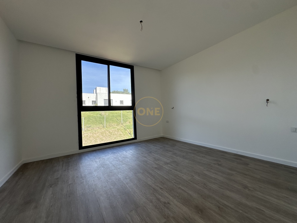 Casa ID.1710 - Casa en venta en playa Mansa Punta del Este 