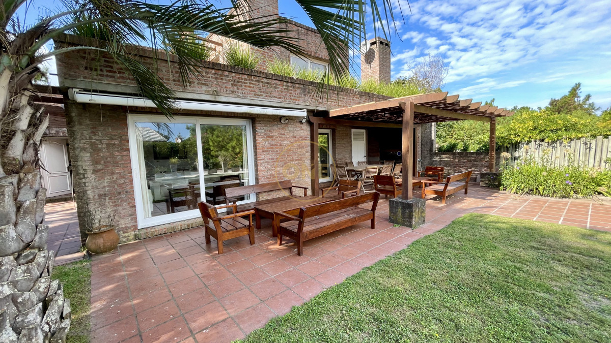 Casa ID.1648 - Casa en venta en Punta Ballena Tío Tom a pasos del Mar
