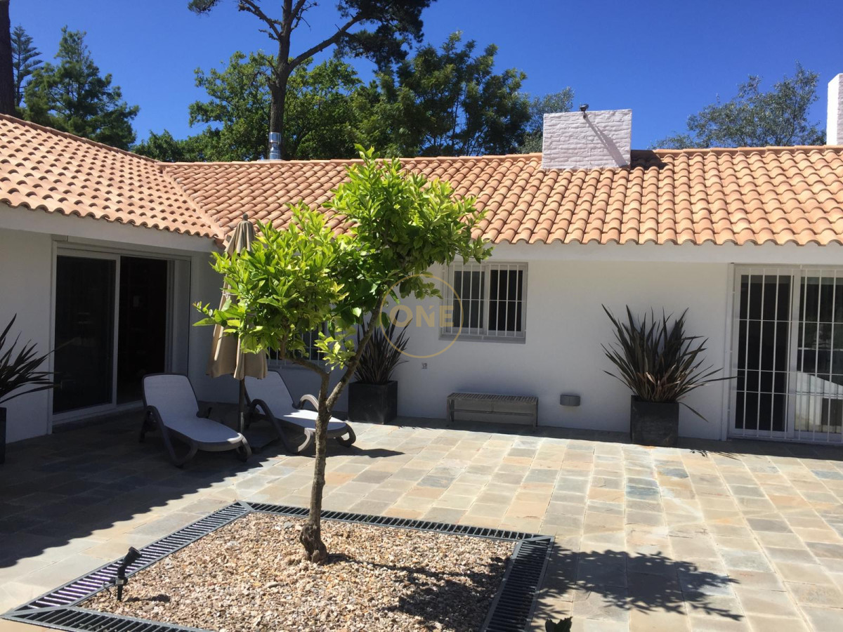 Casa ID.171 - Venta de Casa 5 DORMITORIOS con vista a cancha de Golf , Punta del este