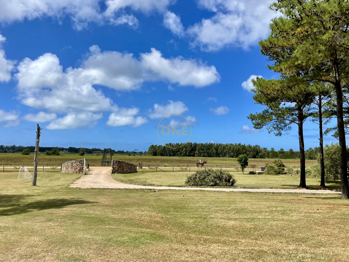 Casa ID.1656 - Chacra en venta minutos de playa Mansa Punta del Este 