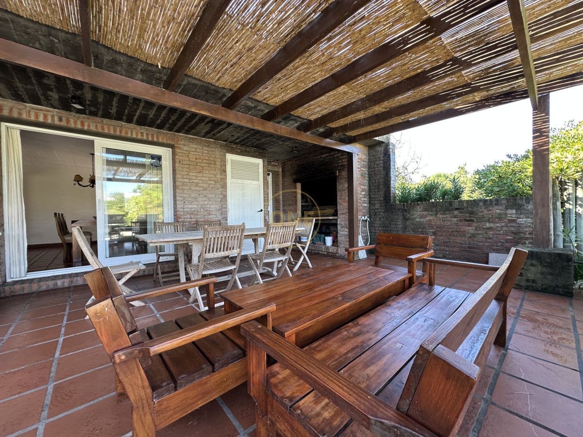 Casa ID.1648 - Casa en venta en Punta Ballena Tío Tom a pasos del Mar