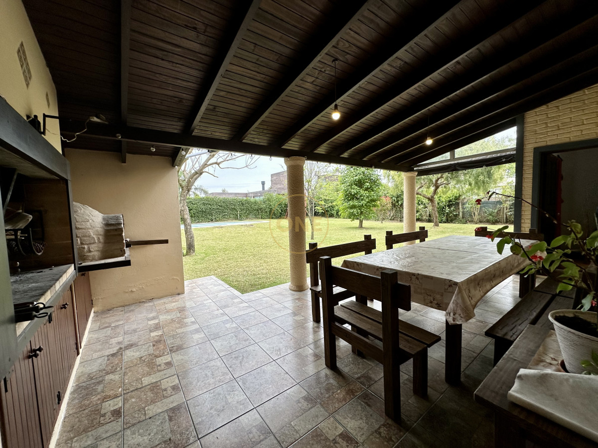 Casa ID.1971 - Casa en venta Barrio Privado La Residence Zona Colegios 