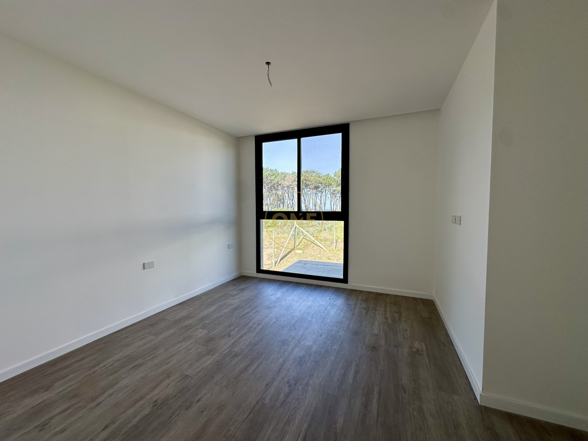 Casa ID.1710 - Casa en venta en playa Mansa Punta del Este 